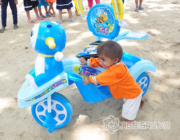 cậu bé 6 tuổi nặng hơn 3kg, 6 tuổi chỉ nặng hơn 3kg, Đinh Văn K'Rể, cậu bé tí hon