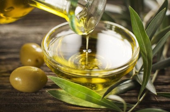 tác dụng của dầu oliu, dầu oliu chăm sóc da, chăm sóc da đúng cách, dưỡng da bằng dầu oliu