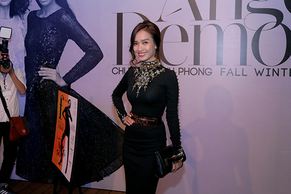 sao Việt, Angela Phương Trinh, diễn viên Angela Phương Trinh, Angela Phương Trinh xuyên thấu lộ nội y, Angela Phương Trinh đi xem thời trang