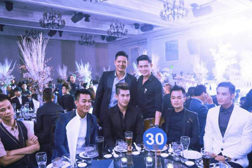 vinh-dang-310-9-ngoisao 3 Vĩnh Đăng, Diễn viên Vĩnh Đăng, Sao Việt, Sinh nhật lần thứ 44 của Mr Đàm