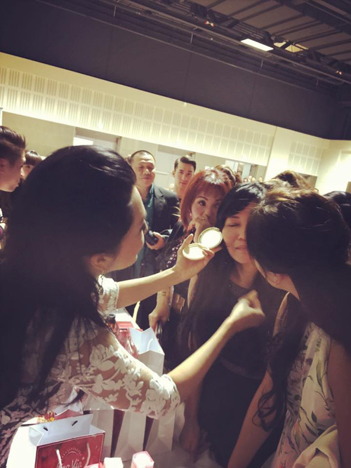 berlin1-ngoisao 21 MC Kỳ Duyên, Mỹ phẩm Canmake, Sao Việt