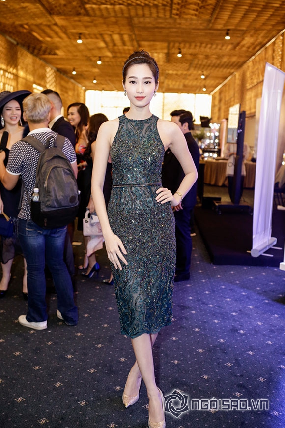 sao Việt, Lý Nhã Kỳ, diễn viên Lý Nhã Kỳ, Lý Nhã Kỳ đi xem thời trang, Elle Show, sao Việt đi xem thời trang