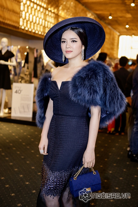 sao Việt, Lý Nhã Kỳ, diễn viên Lý Nhã Kỳ, Lý Nhã Kỳ đi xem thời trang, Elle Show, sao Việt đi xem thời trang
