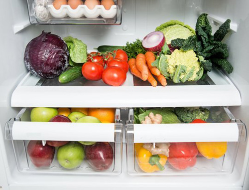 Bảo quản thực phẩm trong tủ lạnh, cho rau quả ướt vào tủ, giảm chất lượng, không được tươi ngon,  thực phẩm không nên bảo quản trong tủ lạnh, tạo điều kiện cho nấm mốc phát triển