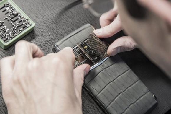 Vertu Signature Touch, gia Vertu Signature Touch, ra mat Vertu Signature Touch, dien thoai Vertu Signature Touch, sieu smartphone Vertu Signature Touch, Vertu