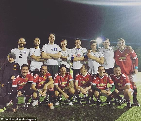beckham, cậu cả nhà beckham, david beckham, brooklyn, beckham trở về old trafford, beckham về anh, tin, bao