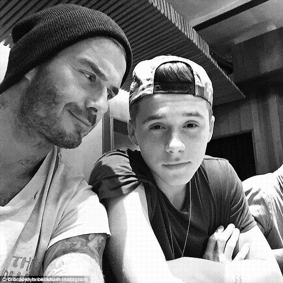 beckham, cậu cả nhà beckham, david beckham, brooklyn, beckham trở về old trafford, beckham về anh, tin, bao