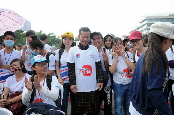 Hùng cửu long,doanh nhân hùng cửu long,mr áo dài hùng cửu long,hùng cửu long nổi bật,hùng cửu long làm từ thiện