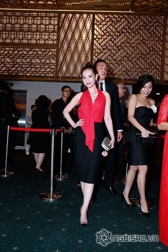 sao Việt, mẹ chồng Hà Tăng, nữ diễn viên Thủy Tiên, em chồng Hà Tăng, Tuần lễ thời trang Việt Nam, sao Việt đi xem thời trang