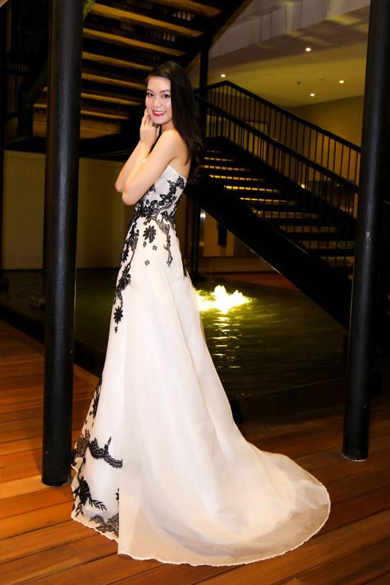 Hồng Quế, Thùy Dung, người mẫu hồng quế, hoa hậu thùy dung, ntk Hoàng Hải, sao việt, hồng quế và thùy dung