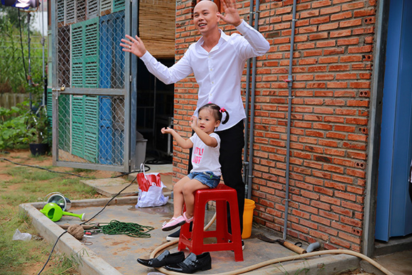 sao Việt, Phan Đinh Tùng, ca sĩ Phan Đinh Tùng, vợ chồng Phan Đinh Tùng, con gái Phan Đinh Tùng, con gái Phan Đinh Tùng giống mẹ