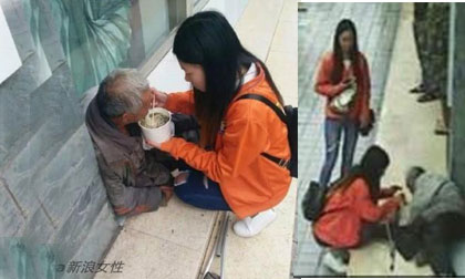 cụ già, cô gái mặc áo mưa cho cụ già, hình ảnh giúp người, giúp đỡ cụ già, đời sống trẻ