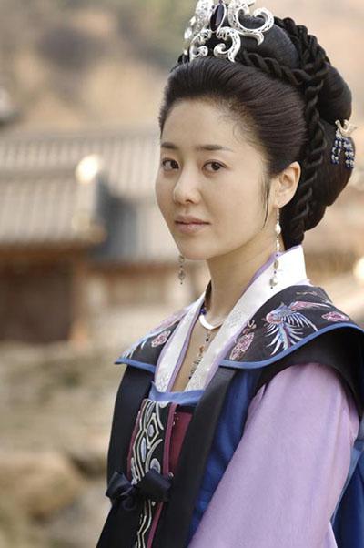 Mỹ Nhân Phim 'Nữ Hoàng Seon Deok' Xuống Sắc Và Ngày Càng 'Phát Tướng'