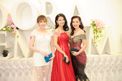 quyen-nang-phai-dep-2310-4-ngoisao 5 Quyền năng phái đẹp, Á hậu Nguyễn Thu Hương, Hoa hậu quý bà Hoàng Thị Yến, Nguyễn Thị Quỳnh, Mai Thu Huyền, Á hậu Kim Nguyên