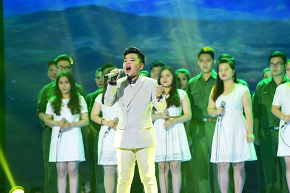 sao Việt, Lưu Hương Giang, Cải Bắp, vợ chồng Lưu Hương Giang, học trò Lưu Hương Giang, vợ chồng Lưu Hương Giang đánh bại Dương Khắc Linh, Cẩm Ly