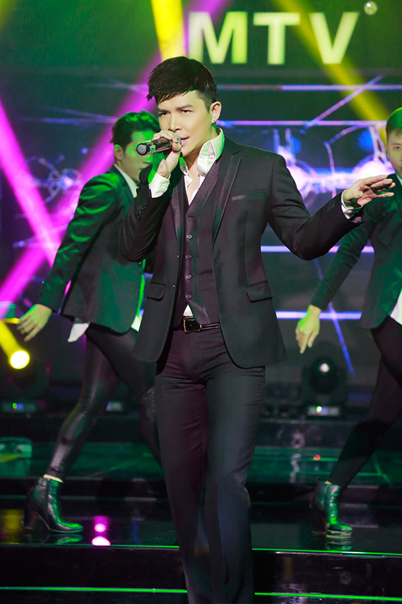 sao Việt, Nathan Lee, ca sĩ Nathan Lee, Ông hoàng Opera, Nathan Lee suy sụp tinh thần, Nathan Lee liên tiếp gặp vận xui