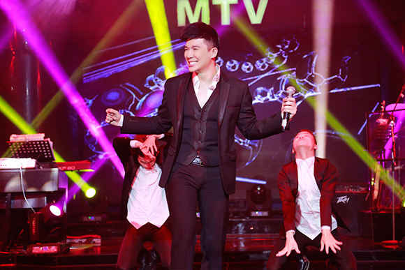 sao Việt, Nathan Lee, ca sĩ Nathan Lee, Ông hoàng Opera, Nathan Lee suy sụp tinh thần, Nathan Lee liên tiếp gặp vận xui