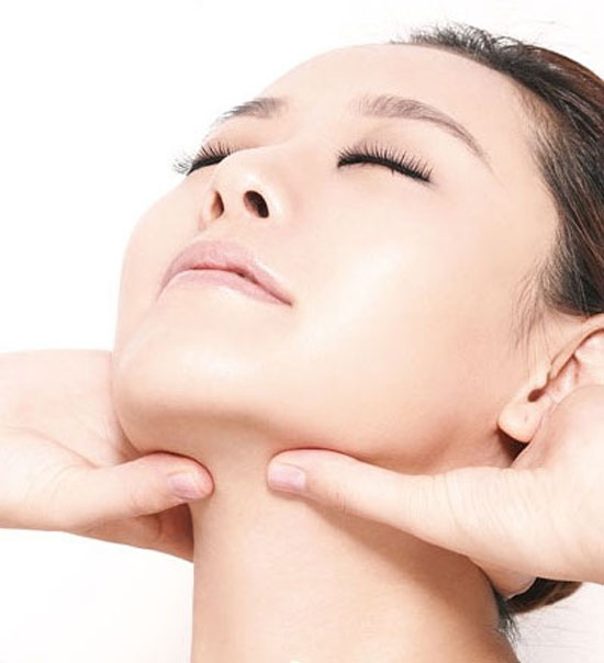 Béo cằm, đánh tan lượng mỡ thừa,  làm săn chắc da, thoát khỏi tình trạng cằm 2 ngấn, các cơ trên mặt và má phải vận động, giữ cho cơ mặt và cơ má thon gọn