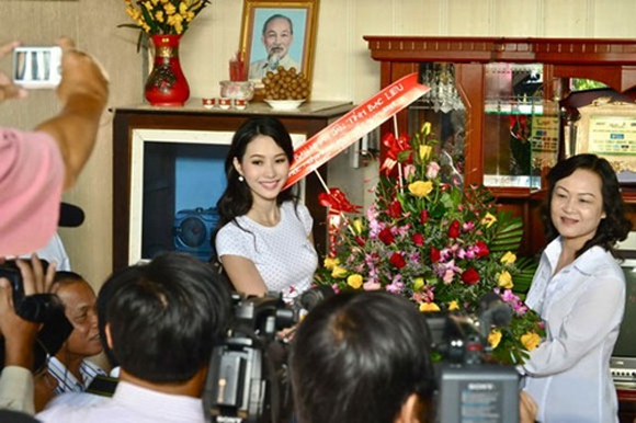 viên ngọc thô,điểm danh những viên ngọc thô,viên ngọc thô tỏa sáng,viên ngọc thô từ nghèo hèn đen tối,viên ngọc thô trở thành Hoa hậu,viên ngọc thô thoát nghèo,viên ngọc thô từ lọ lem thành công chúa