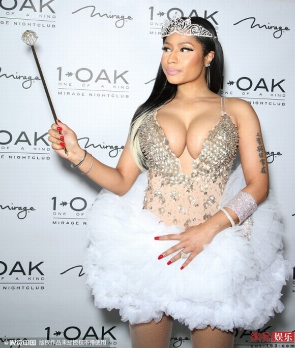 Nicki Minaj, ca sĩ Nicki Minaj, Nicki Minaj hở bạo, thời trang Nicki Minaj, sao hollywood