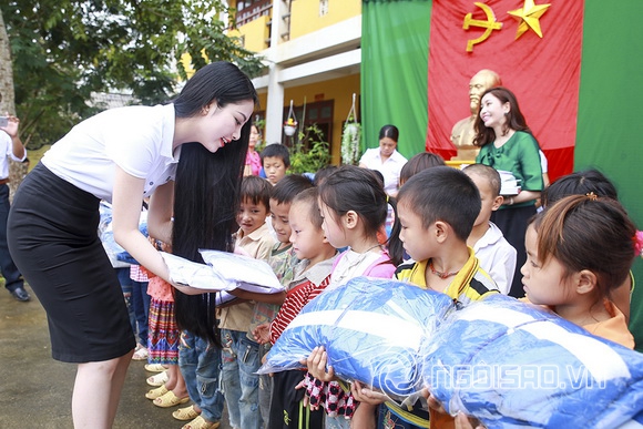 Hoa hậu ngọc anh,hoa hậu dân tộc ngọc anh,hoa hậu việt nam 2013,ngọc anh rạng rỡ,hoa hậu ngọc anh đi từ thiện,ngọc anh lên hà giang từ thiện,sao việt