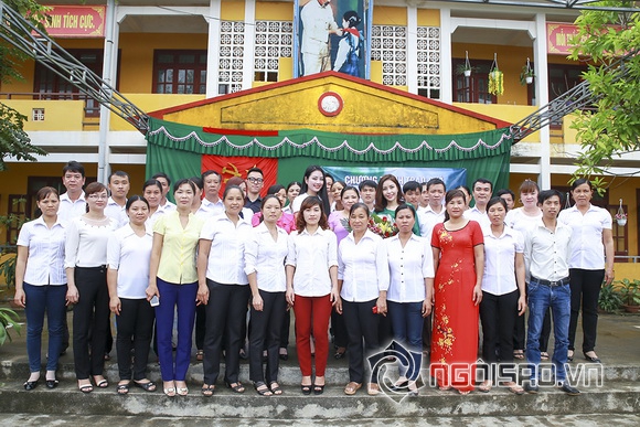 Hoa hậu ngọc anh,hoa hậu dân tộc ngọc anh,hoa hậu việt nam 2013,ngọc anh rạng rỡ,hoa hậu ngọc anh đi từ thiện,ngọc anh lên hà giang từ thiện,sao việt