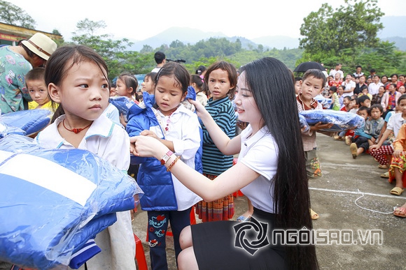 Hoa hậu ngọc anh,hoa hậu dân tộc ngọc anh,hoa hậu việt nam 2013,ngọc anh rạng rỡ,hoa hậu ngọc anh đi từ thiện,ngọc anh lên hà giang từ thiện,sao việt
