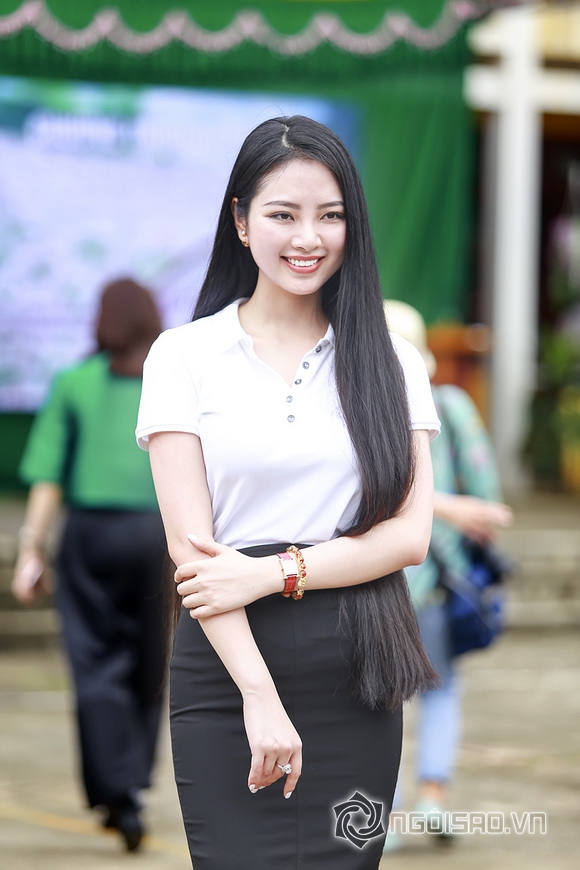 Hoa hậu ngọc anh,hoa hậu dân tộc ngọc anh,hoa hậu việt nam 2013,ngọc anh rạng rỡ,hoa hậu ngọc anh đi từ thiện,ngọc anh lên hà giang từ thiện,sao việt
