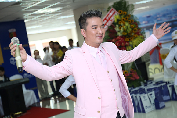 sao Việt, Đàm Vĩnh Hưng, Ông hoàng nhạc Việt, Đàm Vĩnh Hưng bỏ quên nhan sắc, Đàm Vĩnh Hưng thêm tuổi vì râu ria