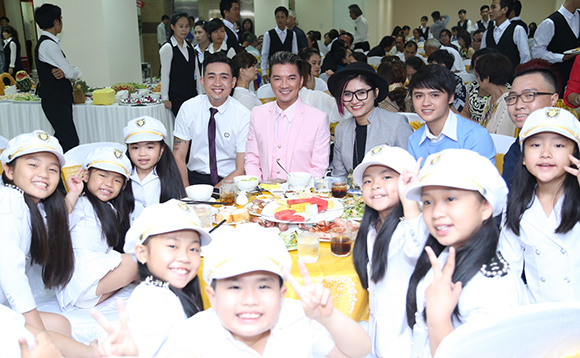 sao Việt, Đàm Vĩnh Hưng, Ông hoàng nhạc Việt, Đàm Vĩnh Hưng bỏ quên nhan sắc, Đàm Vĩnh Hưng thêm tuổi vì râu ria