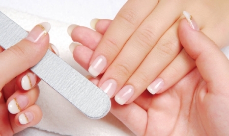 Móng chắc khỏe, giúp móng phát triển tốt, cải thiện độ chắc khỏe của móng tay, móng giòn và dễ gãy, móng bị xám màu