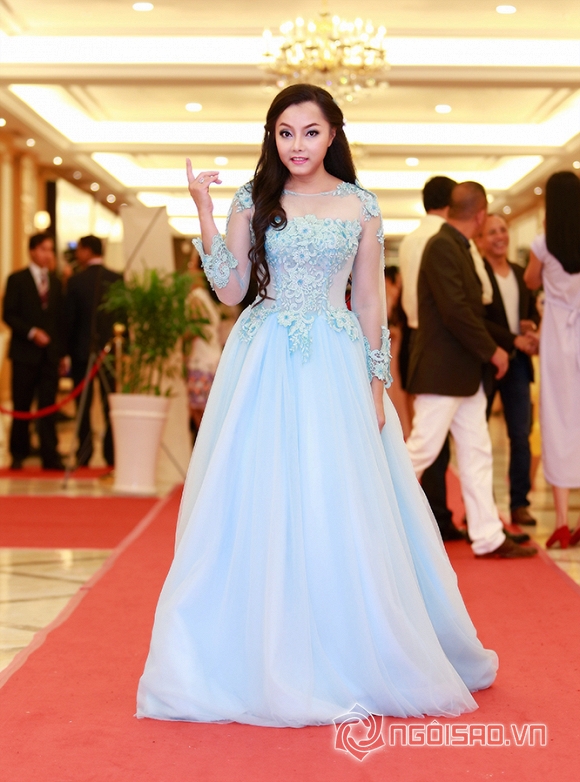 Khả Tú, Đàm Thanh, Nam Phong, Sao Việt