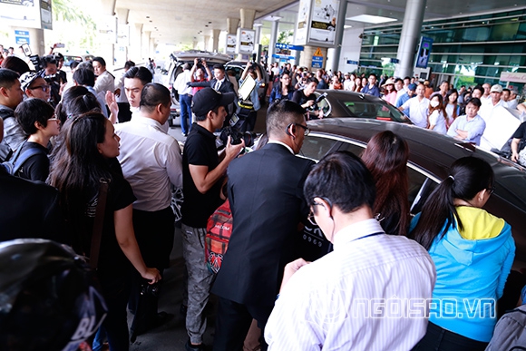 sao TVB, Xa Thi Mạn, Xa Thi Mạn sang Việt Nam, Xa Thi Mạn gây náo loạn sân bay, Lý Nhã Kỳ giản dị ra sân bay đón Xa Thi Mạn