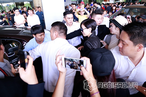 sao TVB, Xa Thi Mạn, Xa Thi Mạn sang Việt Nam, Xa Thi Mạn gây náo loạn sân bay, Lý Nhã Kỳ giản dị ra sân bay đón Xa Thi Mạn
