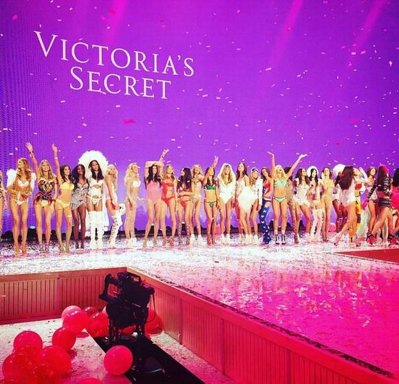 Victoria's Secret Fashion Show 2015, thiên thần Victoria's Secret, show diễn Victoria's Secret, thiên thần nội y