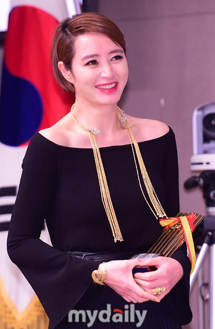 Kim Hye Soo, U50 Kim Hye Soo khoe vẻ đẹp trẻ trung, U50 Kim Hye Soo , Sao Hàn, Mỹ nhân Hàn, ngôi sao, thời trang sao