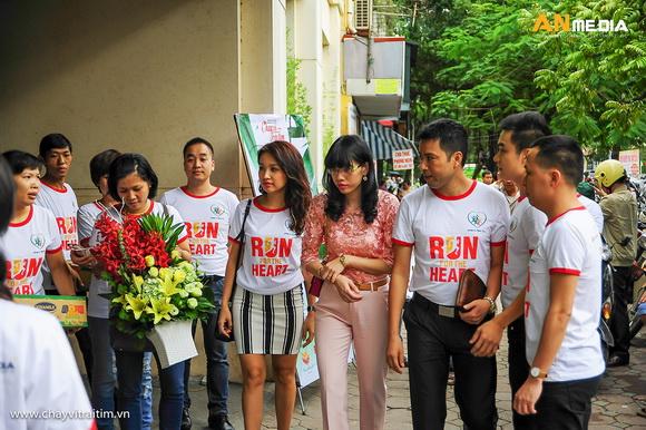 Công ty Tâm Hiếu, Bệnh nhi tại Bệnh viện Tim Hà Nội, Trao quà cho các bệnh nhi tại Bệnh viện Tim Hà Nội, Chạy vì trái tim 2015