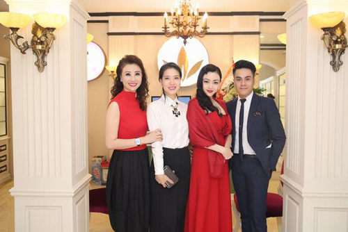 ra-mat-my-pham-1811-6-ngoisao 4 Mỹ phẩm cao cấp làm khỏe da số 1 Nhật Bản, Mỹ phẩm Vivant Joie, Phạm Hoài Thanh, Showroom Vivant Joie tại Hà Nội