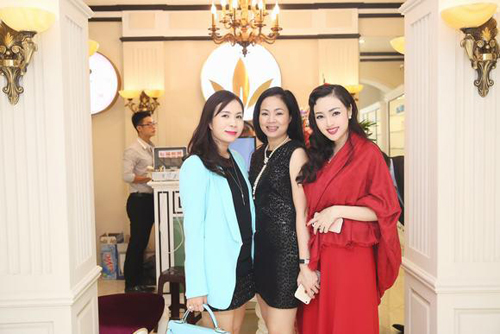 ra-mat-my-pham-1811-9-ngoisao 1 Mỹ phẩm cao cấp làm khỏe da số 1 Nhật Bản, Mỹ phẩm Vivant Joie, Phạm Hoài Thanh, Showroom Vivant Joie tại Hà Nội