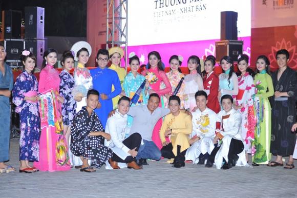 Á vương Ký Quốc Đạt, Á vương người Việt Thế giới, Sao Việt