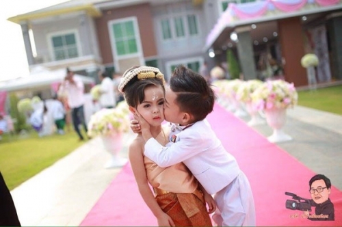 tổ chức cưới choặp sinh đôi 3 tuổi, cặp sinh đôi cưới, đám cưới nhí