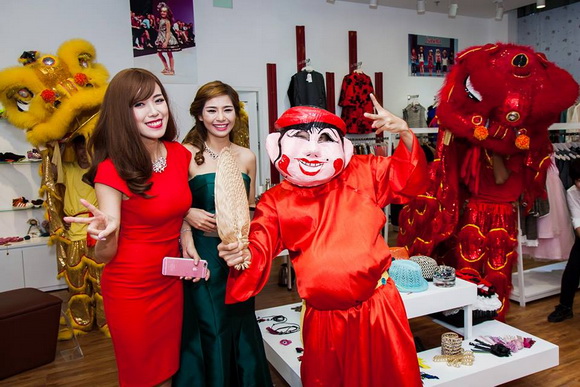 Mai thỏ,hotgirl mai thỏ,ca sĩ lưu kỳ hương,mai thỏ sinh con,mai thỏ tái xuất,mai thỏ đi sắm đồ,mai thỏ rủ lưu kỳ hương đi mua sắm,sao việt