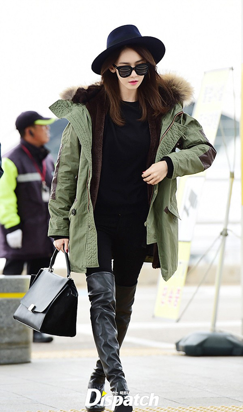 Yoona,Yoona SNSD,SNSD,Yoona nổi bật tại sân bay,Yoona mặc áo khoác to sụ,Yoona làm bừng sáng sân bay,gu thời trang thanh lịch của Yoona,gu thời trang hợp tuổi của Yoona,Yoona cực xinh đẹp khiến fans x