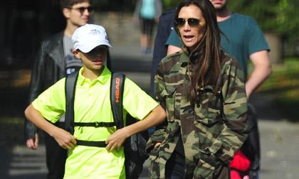 Victoria Beckham, Victoria Beckham khoe dáng, Victoria Beckham diệu đà, sao Hollywood, thời trang sao, ngôi sao