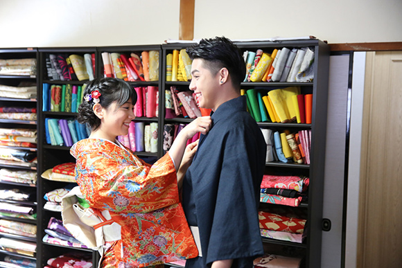 sao Việt, Noo Phước Thịnh, ca sĩ Noo Phước Thịnh, Noo Phước Thịnh làm Đại sứ du lịch Nhật Bản, Noo Phước Thịnh được cô gái Nhật mặc giúp kimono