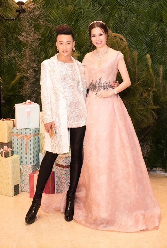 Bùi Thị Hà, Tập đoàn Long Hoàng, Hoa hậu Phu nhân Bùi Thị Hà, Sao Việt