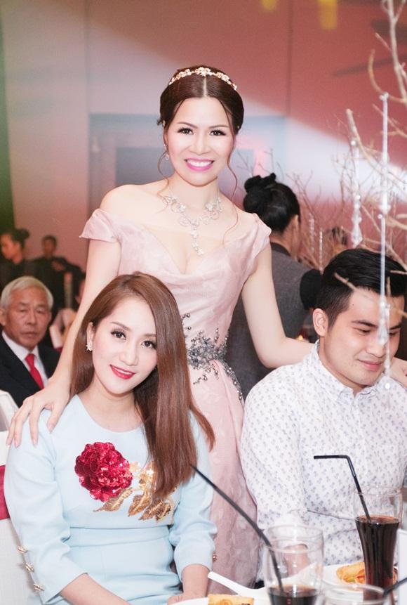 Bùi Thị Hà, Tập đoàn Long Hoàng, Hoa hậu Phu nhân Bùi Thị Hà, Sao Việt