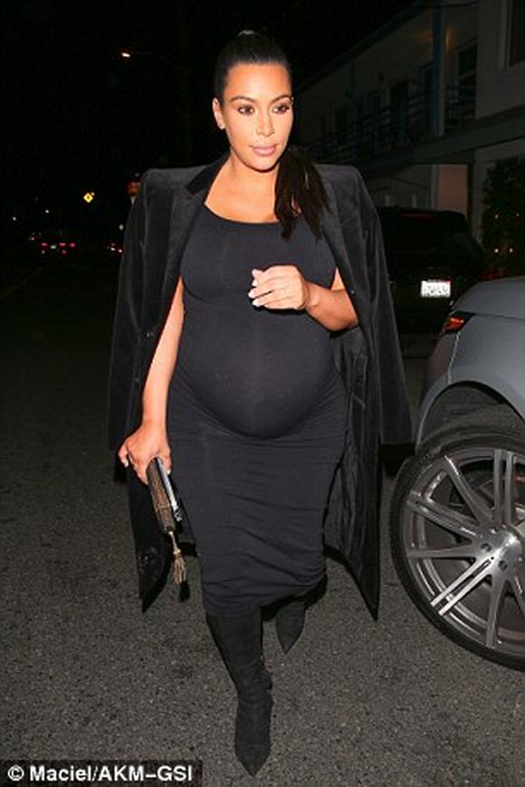 Kim Kardashian, Kim Kardashian sinh con, con của Kim Kardashian, chồng của Kim Kardashian, Kim siêu vòng ba