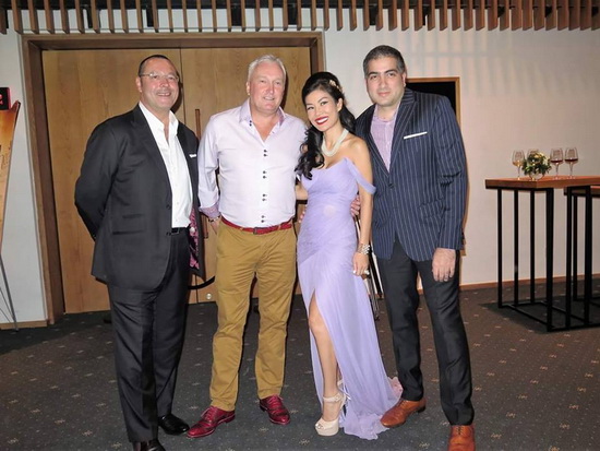 Valencia Trần, Doanh nhân Valencia Trần, Sao việt