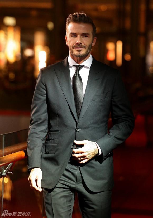 David Beckham chọn xong vest để diện tại đám cưới con trai